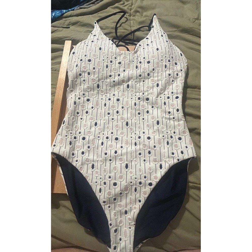 WET Swimwear Fiora One Piece Swimsuit XL Cream Navy Pink Eyelet Textured NEW - Picture 5 of 6